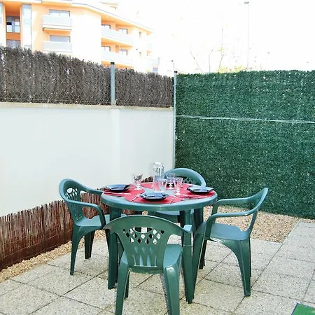 Naiss Garden Family Apartment
